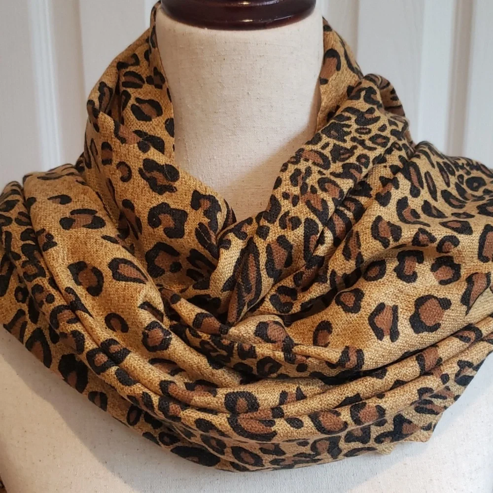 Pashmina & Silk Leopard Print Scarf - Picture 3 of 8